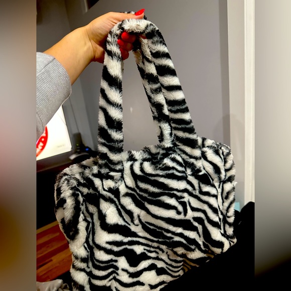 Cool Fluffy Zebra pattern USED tote bag - Picture 2 of 3